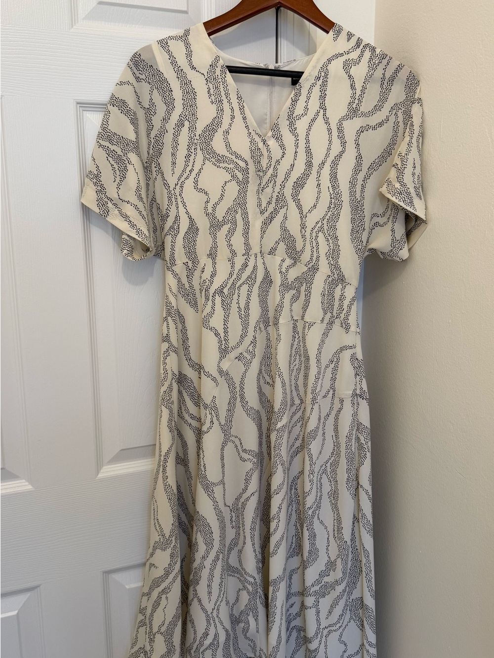 Maggy London Cream Midi Dress with Black Wave Print